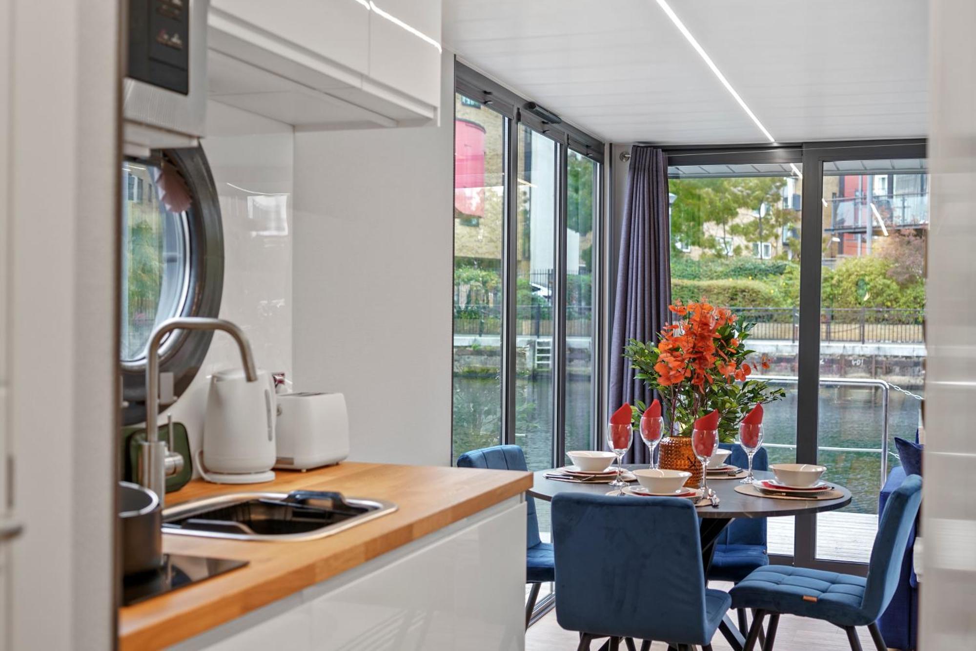 Unique Water Lodge In London - Sleeps 6 Extérieur photo