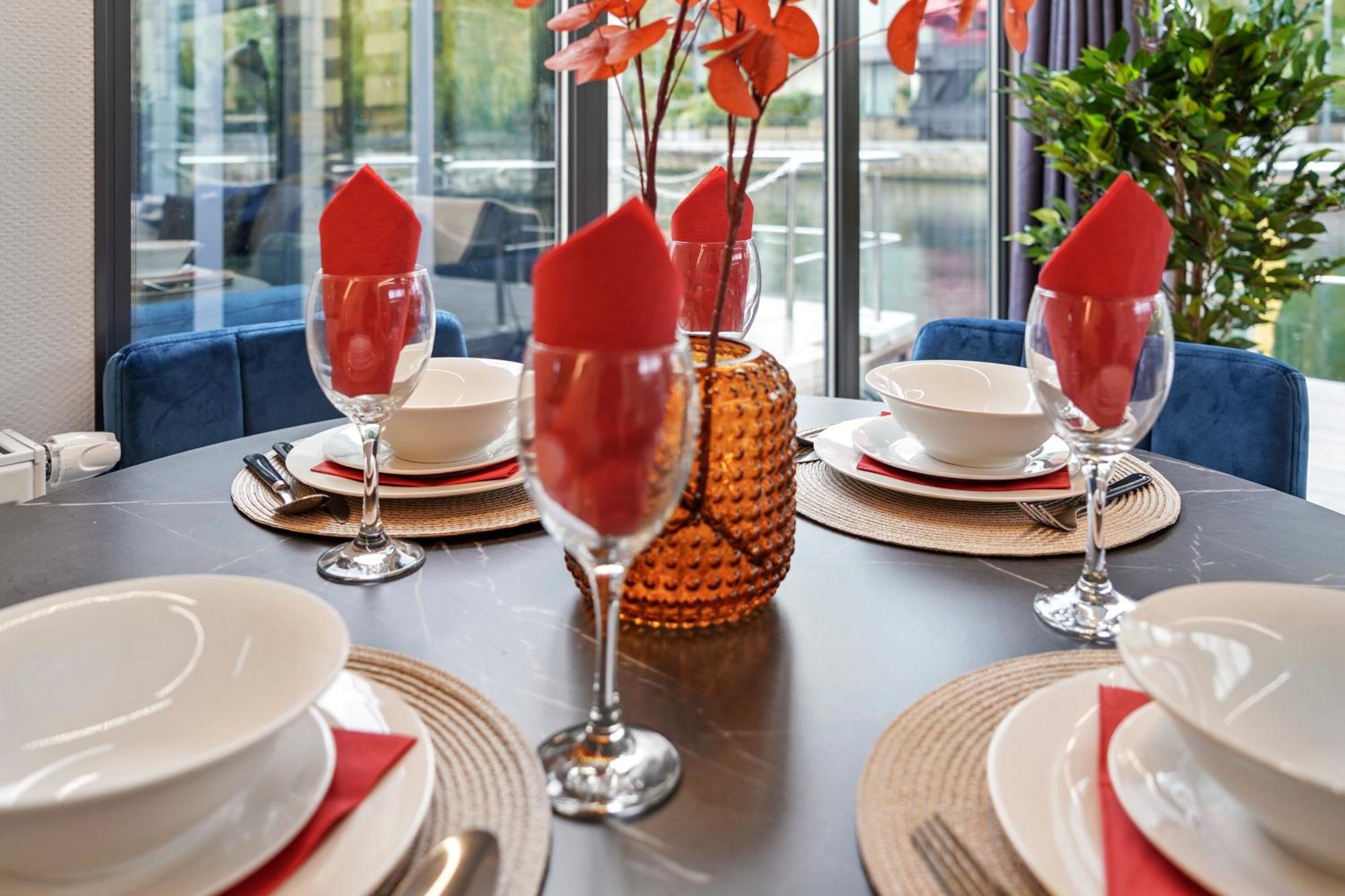 Unique Water Lodge In London - Sleeps 6 Extérieur photo